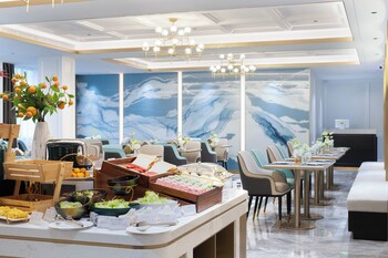 xana deluxe international hotel guangzhou east railway station branch free shuttle bus to canton fair complex during canton fair period