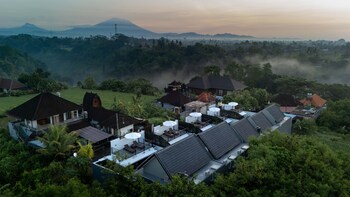 Alima Villa Ubud,,4 star