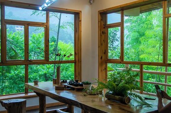 Yunshangjia Qianzhutang Guesthouse,,3 star