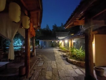 yunshangjia qianzhutang guesthouse