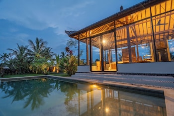 suasana harmoni private villa