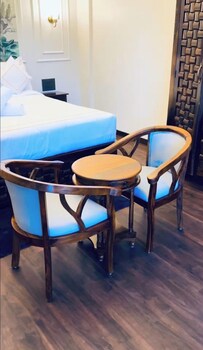 the s luxurious stays