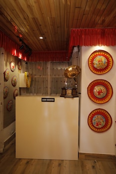 Latitudee Boutique Rooms,,2 star
