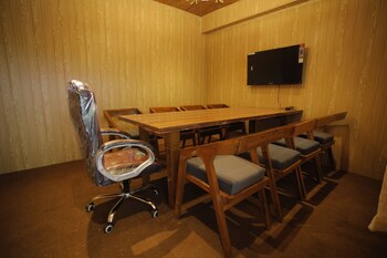 Latitudee Boutique Rooms,,2 star