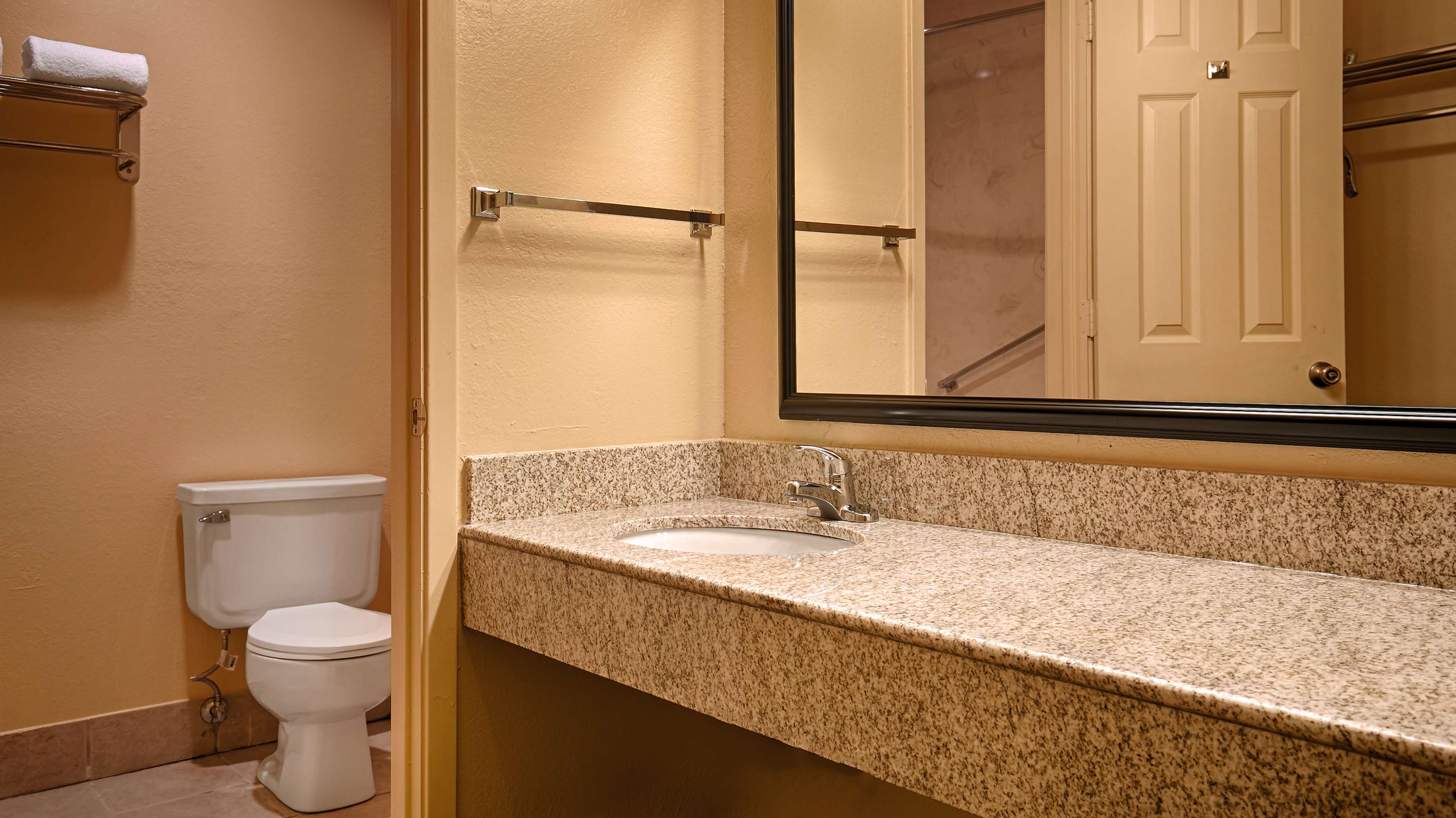 red roof inn and suites sulphur springs