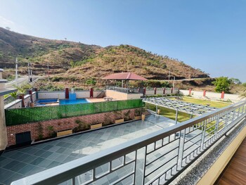 kapish farms by kavya international