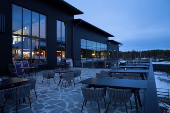suomu aurora glass resort