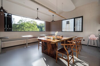 Anji Hanqing Valley Residence,,4 star