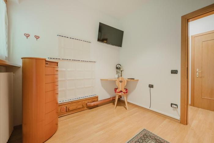 i folli di alleghe apartment parking
