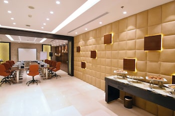 best plus aurora hotel