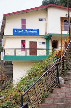 hotel the harbansh near mall road