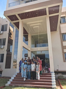 papaya leaf resort nathdwara
