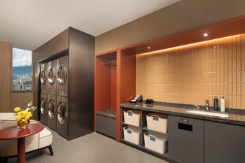 hampton by hilton dehua