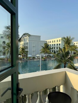 crystal hotel phu quoc