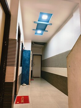 Guru Mauli Yatri Nivas,,2 star