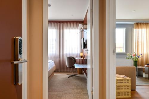 the break hotel