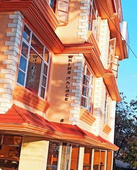 hotel k i n g palace
