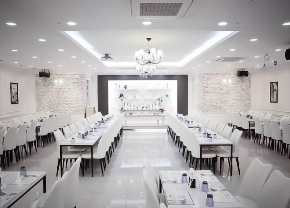 noblesse tourist hotel