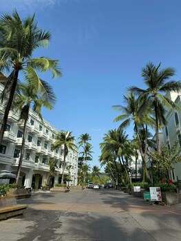 bigland waterfront hotel