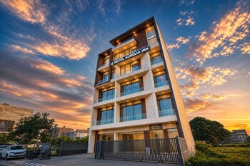 hotel aurelia inn near airport road sector 82 mohali chandigarh