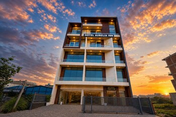 hotel aurelia inn near airport road sector 82 mohali chandigarh
