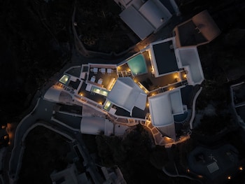 elios cave suites
