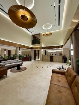 rich lobby hotel hail