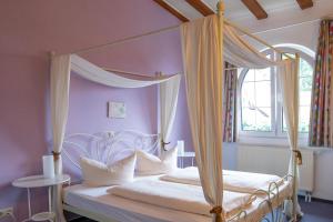 Hotel Schlosshof,Gau-Odernheim>>Dolgesheim,3 star
