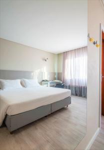 Hotel Melo,Central Beach>>Balneário Camboriú,3 star