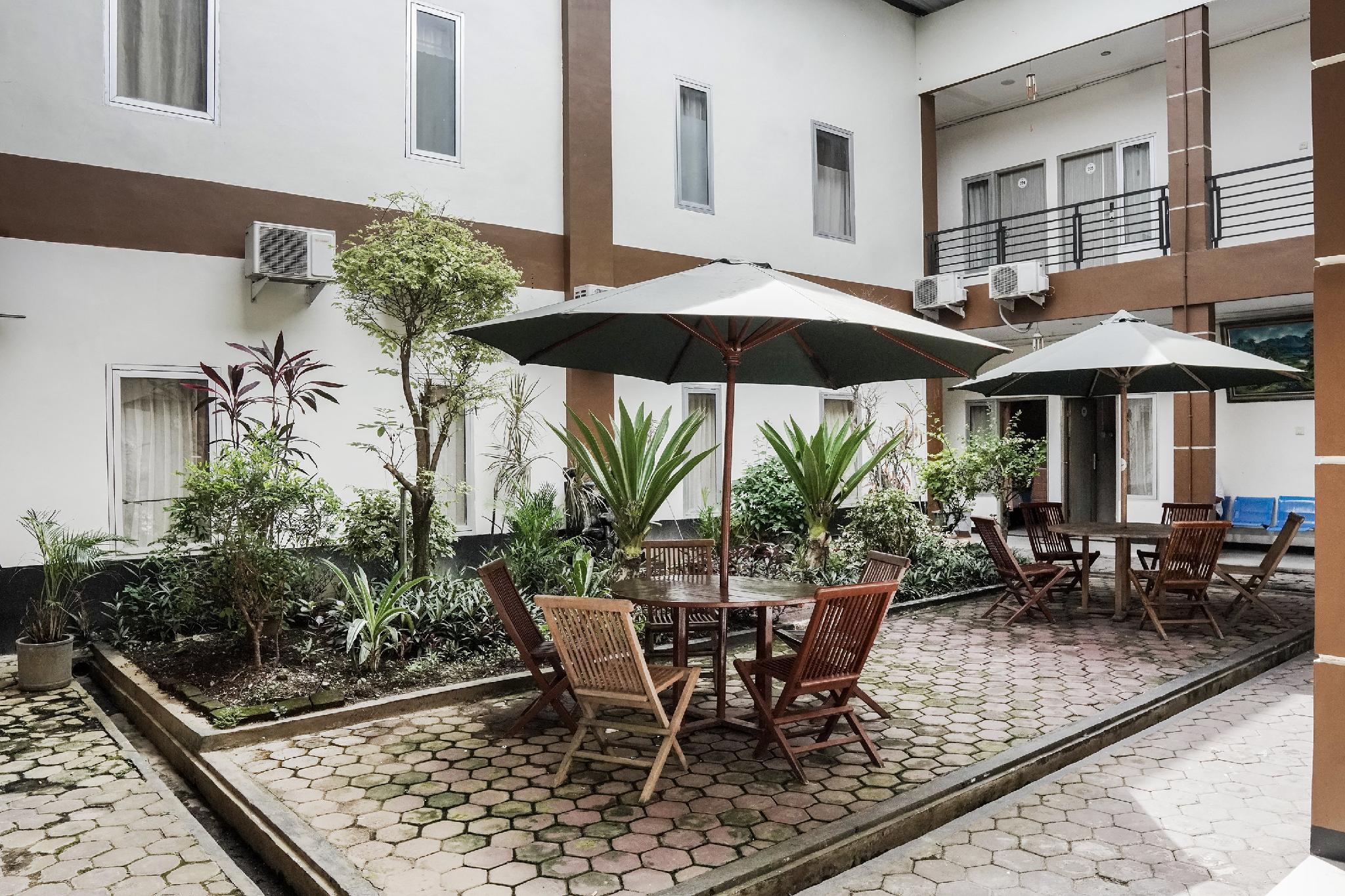 townhouse oak polamas residence