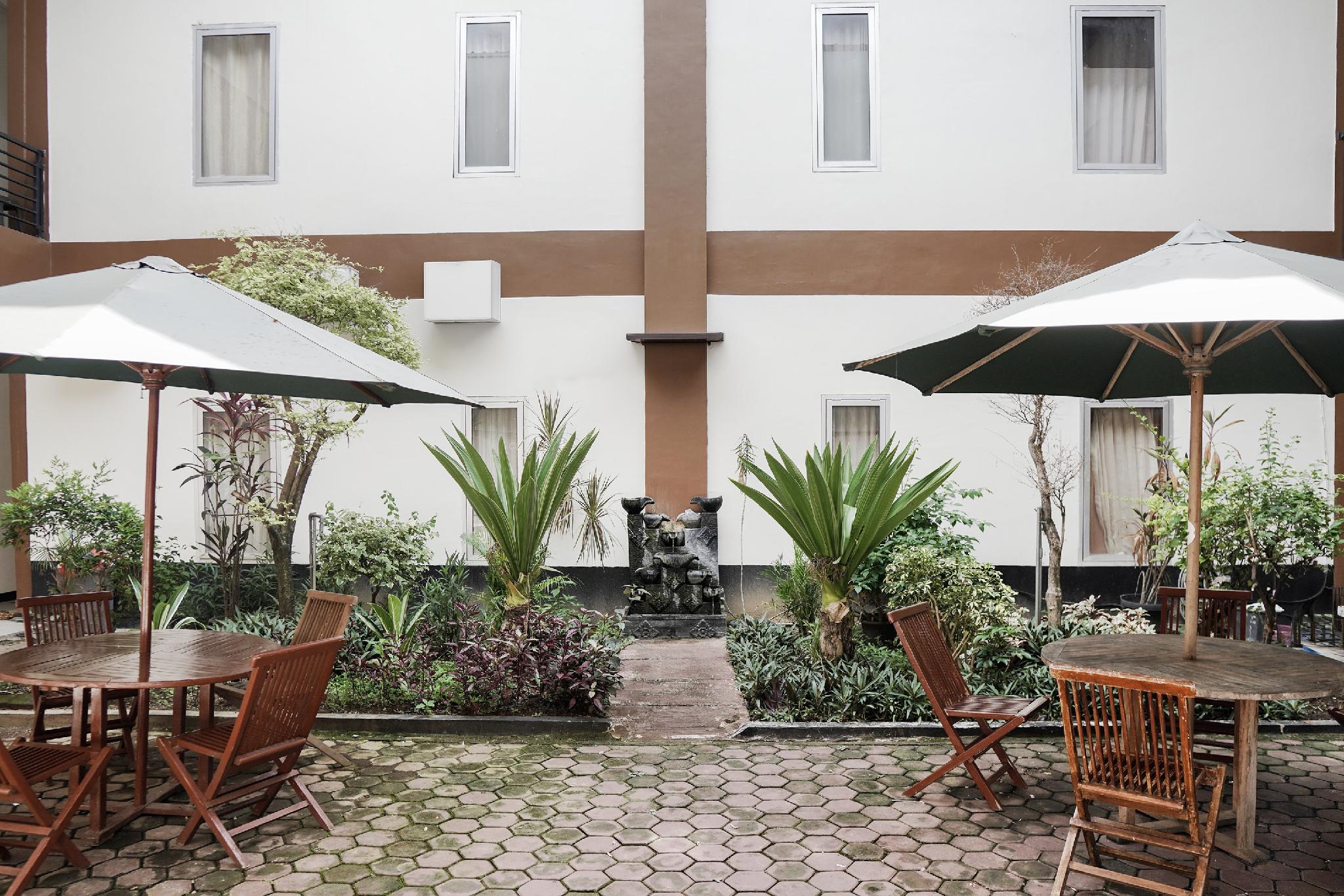 townhouse oak polamas residence