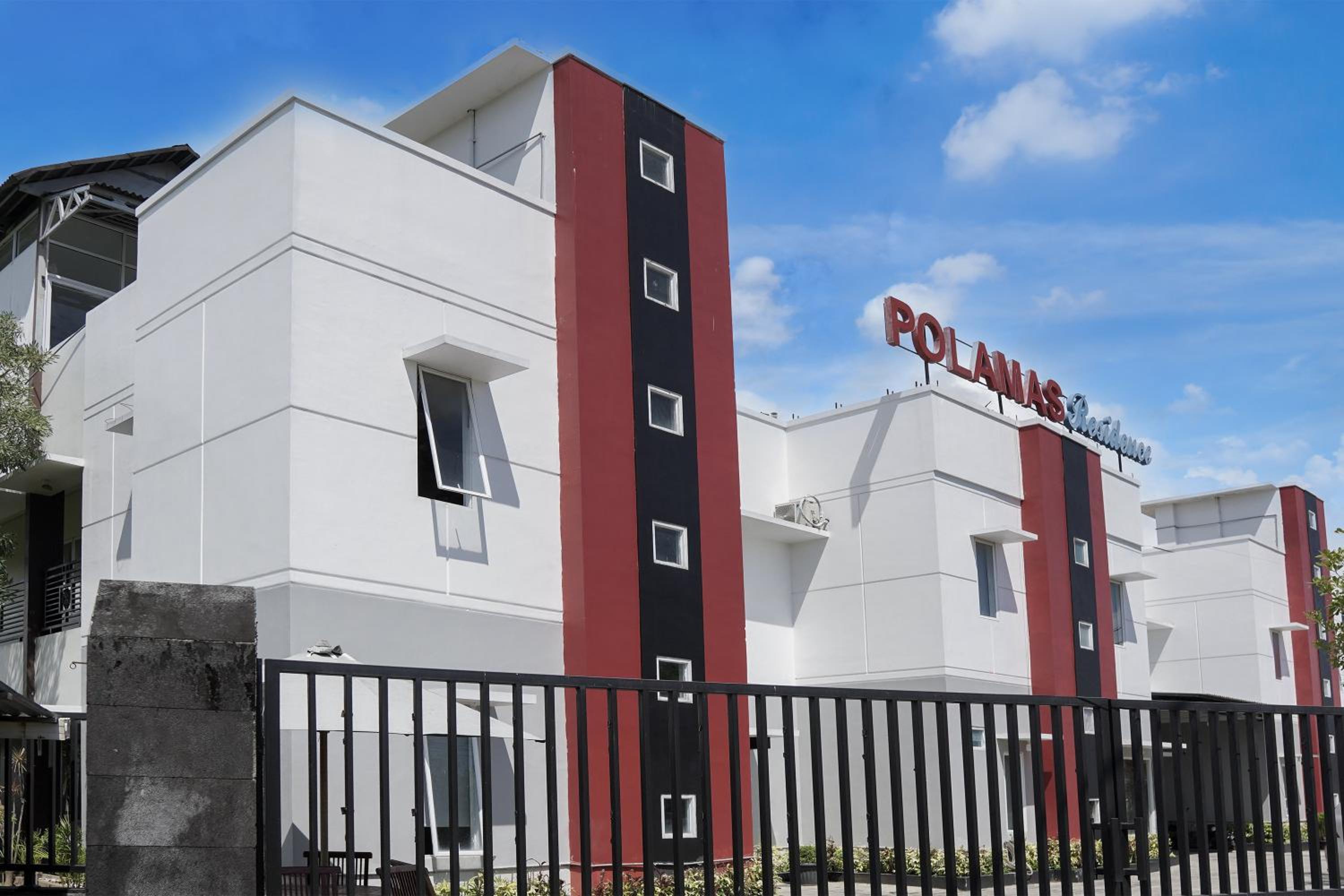 townhouse oak polamas residence