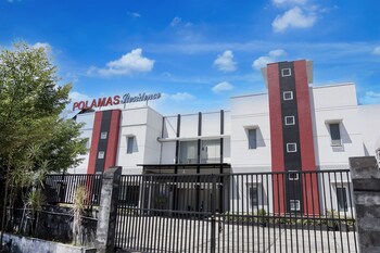 townhouse oak polamas residence