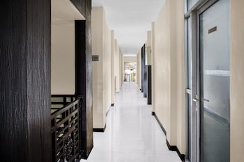 Townhouse Oak Polamas Residence,,2 star