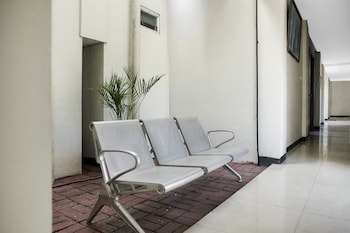 townhouse oak polamas residence