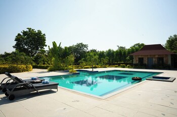 raas stays by elivaas 4bhk villa
