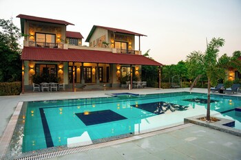 raas stays by elivaas 4bhk villa