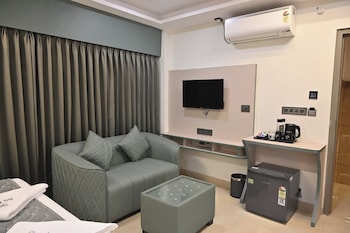 bilton premium luxury hotel koramangala