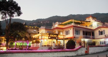 555 Home Stay And Restaurant,,3 star