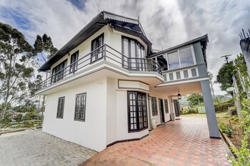 alaya stays cleft 3bhk with garden