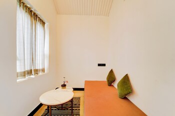 alaya stays cleft 3bhk with garden