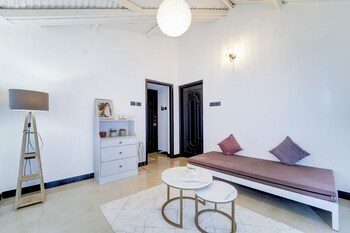 alaya stays cleft 3bhk with garden