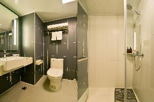 hanting hotel xian zhonglou north street metro station