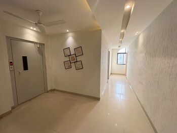 shree omkar hotel
