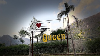 hills queen resort and camping