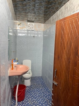 Hills Queen Resort & Camping,,2 star