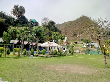 hills queen resort and camping