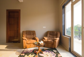 elivaas 3 bhk amber villa with pvt pool