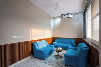 Elivaas 3 Bhk Amber Villa With Pvt Pool,,3 star