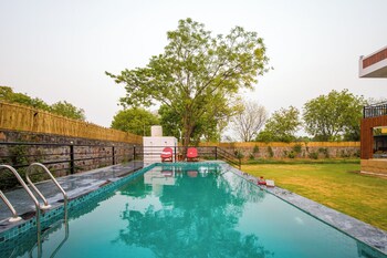 elivaas 3 bhk amber villa with pvt pool